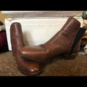 Louise et Cie Chelsea Boots